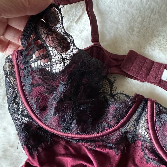 Lingerie Bodysuit - Picture 2 of 7